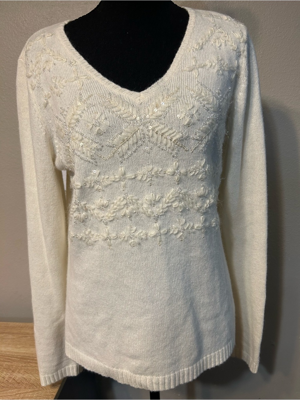 Talbots Womens M Ivory Lambswool Angora Cashmere Beaded Sequin V Neck Sweater